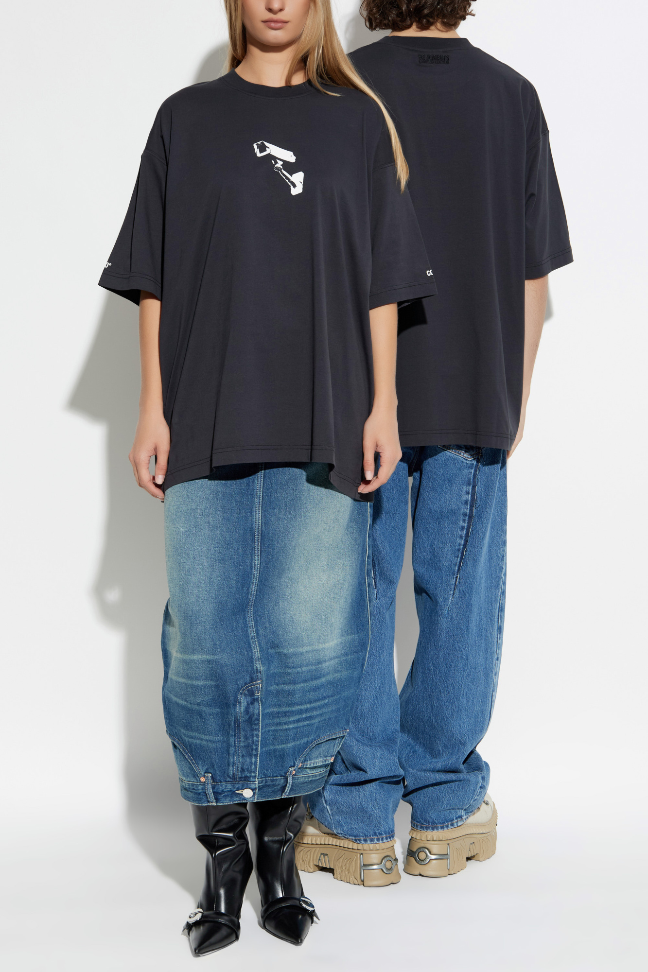 Vetements　TEE VETEMENTS logo-print Cotton T-shirt | Black | FARFETCH PL